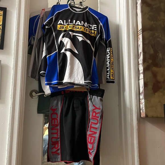 5 Fight Club garments. 5 pieces of Tactical gear garments for one low price ! - Picture 2 of 11